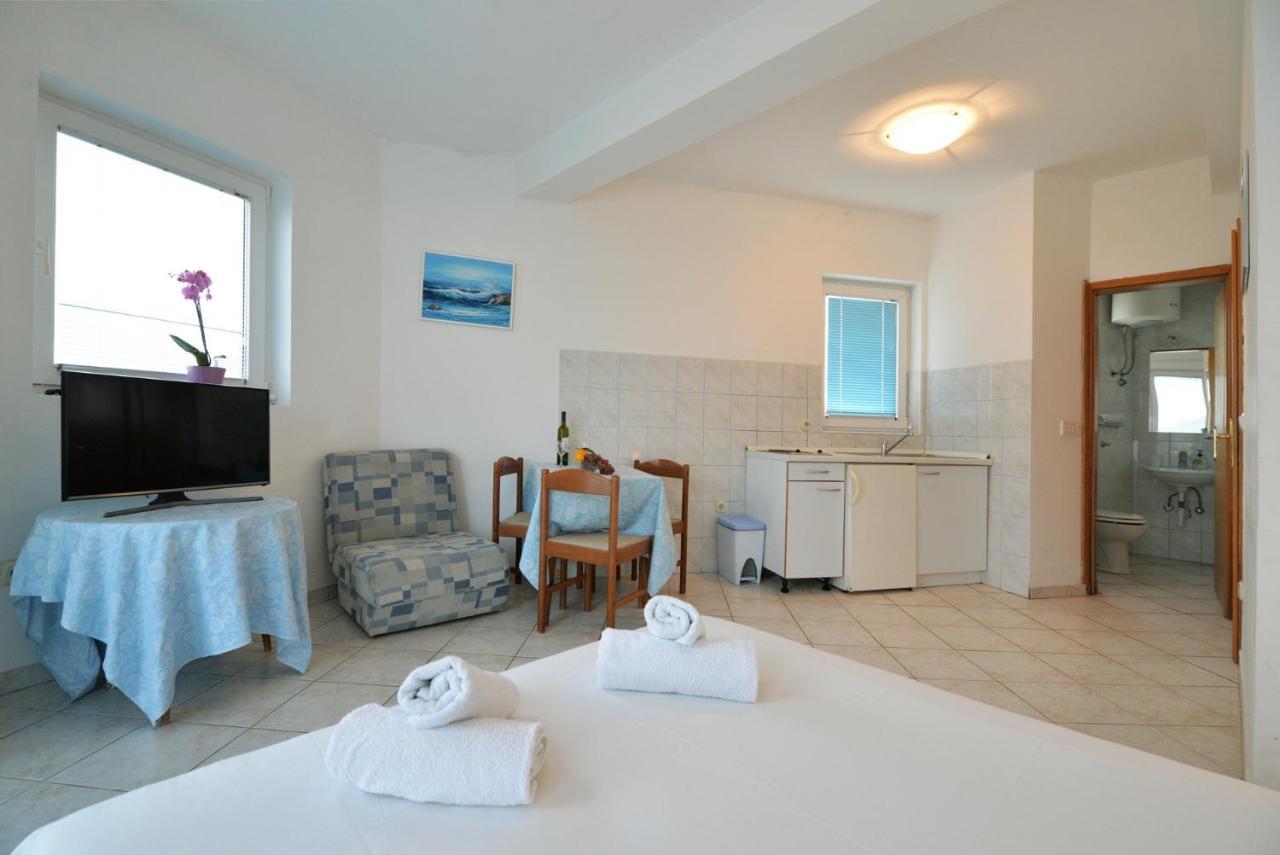 Apartman Mana, 穆泰尔岛 外观 照片