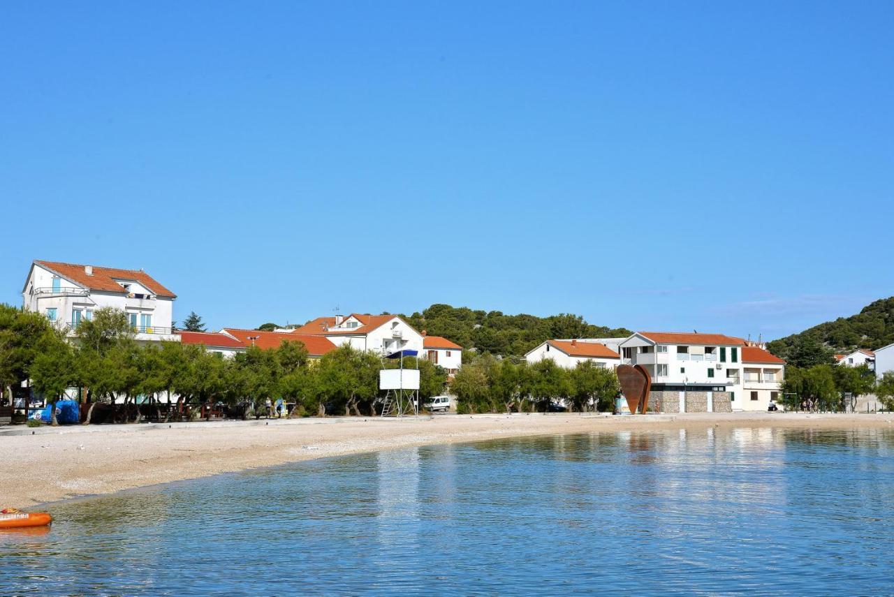 Apartman Mana, 穆泰尔岛 外观 照片