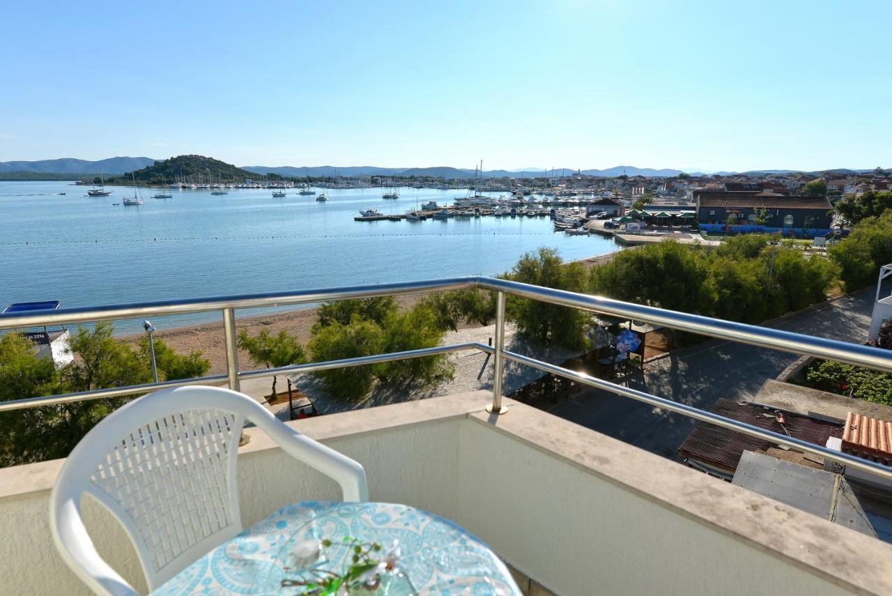 Apartman Mana, 穆泰尔岛 外观 照片